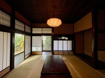 江戸時代の趣を残すお座敷 - 古民家TSUBAME邸の室内の写真