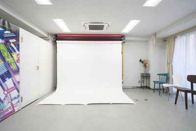 背景紙（3色まで設置可） - スタジオ ルミノバの室内の写真