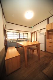 ダイニング、キッチン - レンタルスペース　ノックノック キッチン、庭付き　平屋のレンタルスペースの室内の写真