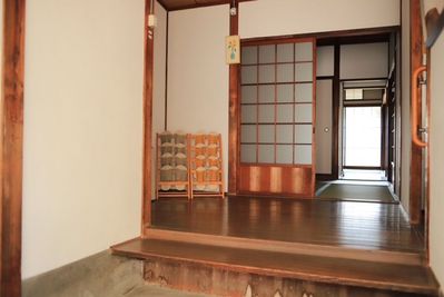 玄関ホール - レンタルスペース　ノックノック キッチン、庭付き　平屋のレンタルスペースの入口の写真