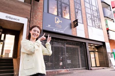場所はＤ→ＳＴＡＲＴ名古屋栄本店から徒歩10秒。ＯＳＰＡＣＥ2Ｆに位置します - 【名古屋】beautybizsalonD→START名古屋栄本店 Ⅾ→START名古屋ANNEX1「第2セミナールーム＆スタジオ」の入口の写真