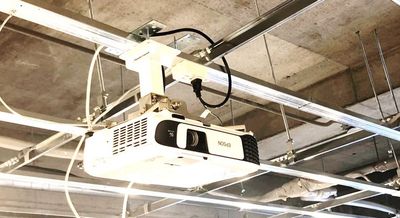 プロジェクター完備 - 明舞第二センタービル Buddy Training Studioの設備の写真