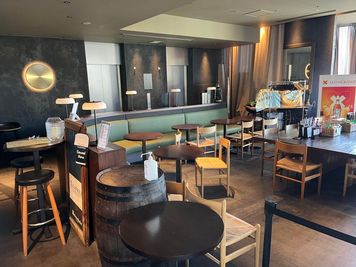 TWELVE On The Park 会議、撮影スペース(飲食提供可)の室内の写真