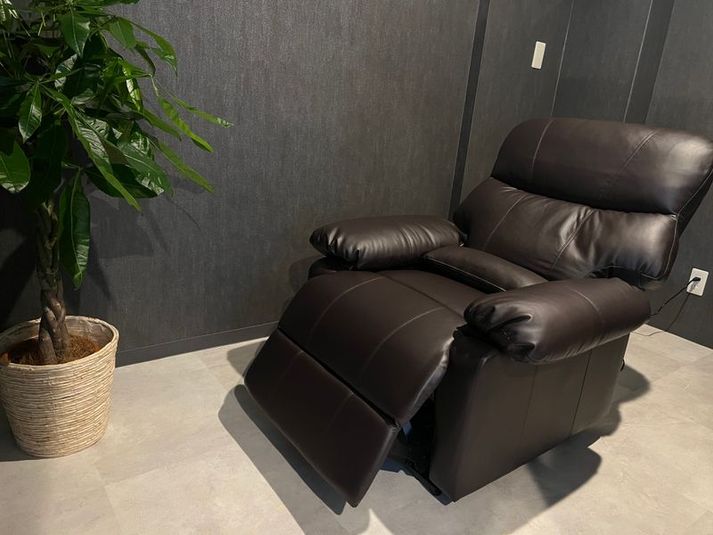 レンタルサロン リクライニングチェア　レンタルスペースの室内の写真