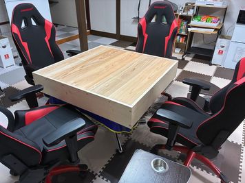 ゲームテーブル。ボードゲーム、カードゲームもできます。 - スタジオシックス 広いワンルーム型のレンタルスペース。の設備の写真