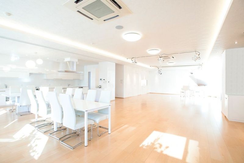 ルチアホール - ルチアホール