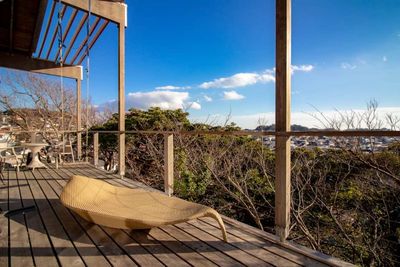 ハンモックのあるテラス - Kamakura Base Kamakura Base 鎌倉山　別荘一等貸し／スタジオの室内の写真