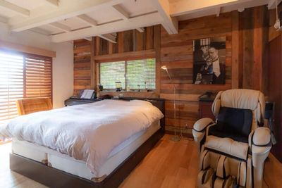 日当たりの良いマスターベッドルーム - Kamakura Base Kamakura Base 鎌倉山　別荘一等貸し／スタジオの室内の写真