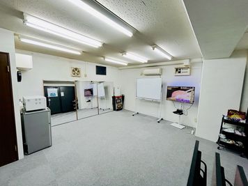 上十条5丁目バス停徒歩1秒🚌会議室👩🏻‍💻推し活🎉ダンスレッスン💃ポップアップストア🏪駐車駐輪場あり🚙 - JK Studio 十条 板橋本町 ブランシェ十条