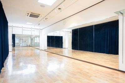 【NEW】富山市中心部！8m×3m壁面ミラー設置★無料大駐車場あり★アクセス抜群な音響完備レンタルスタジオ♪ - Studio Ohno