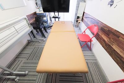 施術ベッドもあります。 - ブルースペース白金高輪 撮影スタジオ・動画撮影・チェキ会・控室の設備の写真