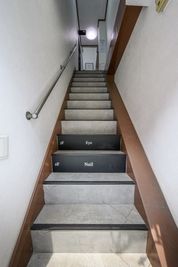 Salon Aina　北千住店 ネイルスペース①の入口の写真