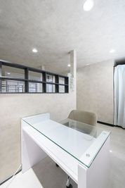 ネイルスペース - Salon Aina　北千住店 ネイルスペース①の室内の写真