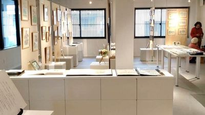 「自由器」の使用例（個展） - 新花小町イベントスペース イベントスペース・和室の室内の写真