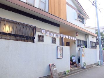 ギャラリー雪月花ゆづか　 一軒屋2階洋室10畳　スポットライト･ピクチャーレール有　の外観の写真