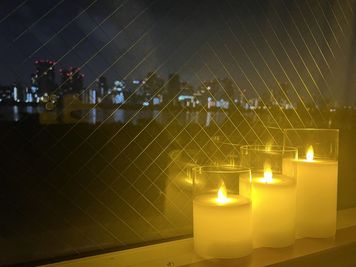 窓際に置いたライトがおしゃれ。 - 【THEATER淀川】 十三駅徒歩5分｜女子会｜ホムパ｜設備充実｜夜景🌃淀川 [76]のその他の写真