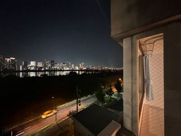 バルコニーから見える夜景。 - 【THEATER淀川】 十三駅徒歩5分｜女子会｜ホムパ｜設備充実｜夜景🌃淀川 [76]のその他の写真