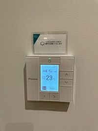 会議室は単独の空調調整が可能です。 - WAW神田 WAW神田　Meetingに最適なモニター付「6名様用会議室」の設備の写真