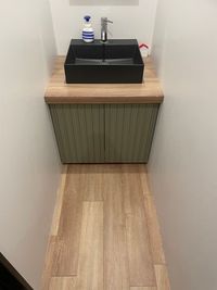 洗面所はトイレ前に単独で設置されております。
 - WAW神田 WAW神田　モニター完備の一人用完全個室「T10」の設備の写真