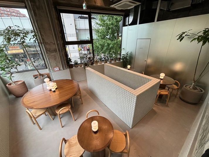 おしゃれカフェ2階飲食スペースをレンタルします！の室内の写真