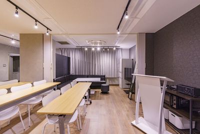 よりみち会議室　水道橋店 水道橋駅4分 席数60（立食80）のイベントスペース・貸会議室の室内の写真
