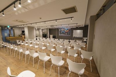 よりみち会議室　水道橋店 水道橋駅4分 席数60（立食80）のイベントスペース・貸会議室の室内の写真