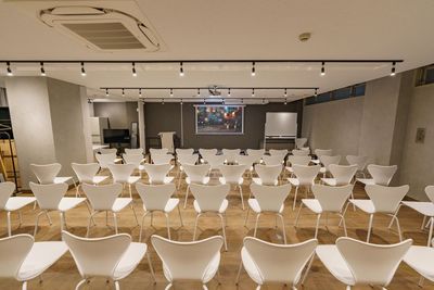 よりみち会議室　水道橋店 水道橋駅4分 席数60（立食80）のイベントスペース・貸会議室の室内の写真