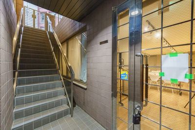 専用階段で地下入口となります。 - よりみち会議室　水道橋店 水道橋駅4分 席数60（立食80）のイベントスペース・貸会議室の入口の写真
