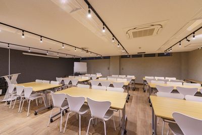 よりみち会議室　水道橋店 水道橋駅4分 席数60（立食80）のイベントスペース・貸会議室の室内の写真