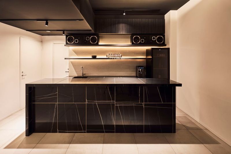 RAISONNE AKASAKA - RAISONNE AKASAKA