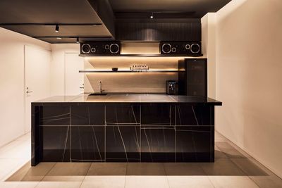 B2F　エントランス付近のバースペース - RAISONNE AKASAKAの室内の写真