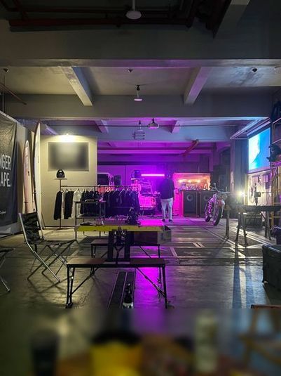 大人の無骨なガレージ内での展示・撮影・イベントスペース - MMFL