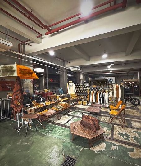 大人の無骨なガレージ内での展示・撮影・イベントスペース - MMFL