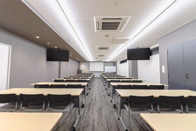 【博多駅徒歩2分！66名】プロジェクター・WiFi・マイク無料！ふれあい貸し会議室Premium トヨタレンタリース博多駅前A - ふれあい貸し会議室 博多トヨタレンタリース