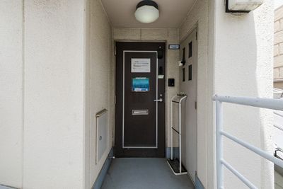 入口扉です。 - ブルースペース白金高輪 会議・面談・面接・セミナーの入口の写真