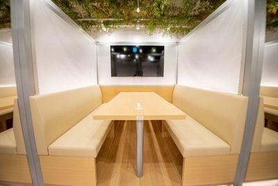 🌟勉強会に最適🌟【渋谷駅徒歩1分｜定員6名半個室】テスト勉強/無料Wi-Fi/電源/55inモニター - FEEEP渋谷駅前ビル店