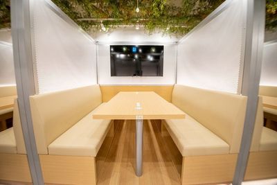 🌟レッスンや講座の場に🌟【渋谷駅徒歩1分｜レッスン向けレンタルスペース】半個室/無料Wi-Fi/電源/55inモニター - FEEEP渋谷駅前ビル店