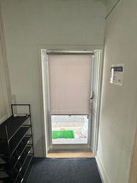 通行人の視線が気になる方へ向けて目隠しをご用意しております。 - ASAC GYMの設備の写真