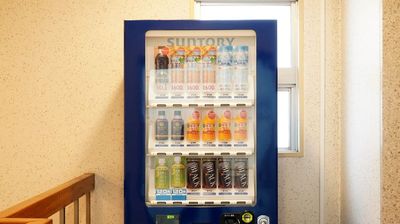 同フロア内に自動販売機がございます。 - ミヤケインダストリー会議室 第二会議室 (貸会議室/セミナー会場)の設備の写真