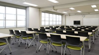 【スタッフ常駐で安心】無料Wi-Fi＆プロジェクター完備！71㎡＆39名着席できる貸会議室 - ミヤケインダストリー会議室