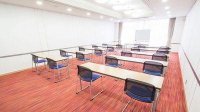 心斎橋駅7番出口から約2分の駅チカ！最大収容80人の広々スペース「アゼリア」です！ - ハートンホール心斎橋別館