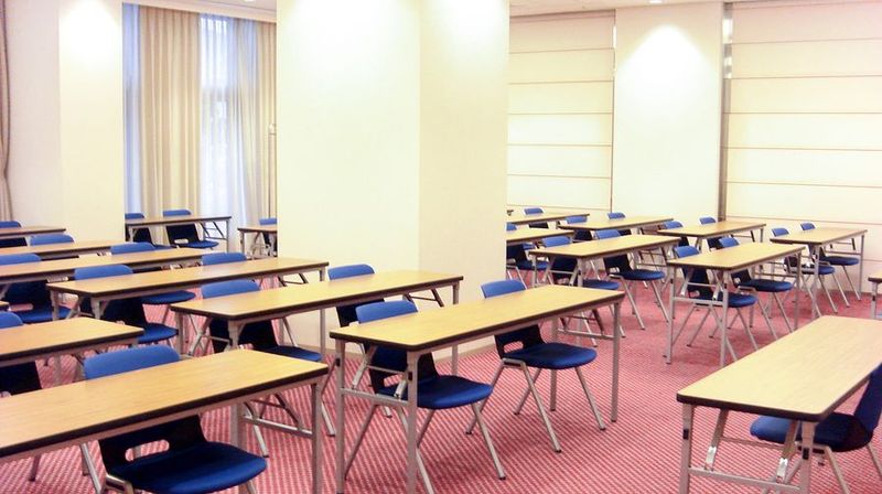 様々な用途・目的でご利用いただける会場です。 - ハートンホテル東品川 スイートピー3+4の室内の写真