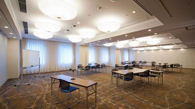 地下鉄御堂筋線中津駅から徒歩2分！大人数のセミナー・パーティー、展示会にもご活用いただける広々スペース！ - ハートンホール北梅田