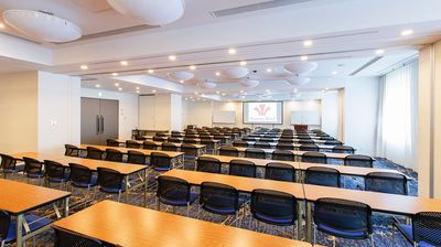 地下鉄御堂筋線中津駅から徒歩2分！最大収容人数180名様で大人数のセミナー・パーティー、展示会にもご活用いただける広々スペース！ - ハートンホール北梅田