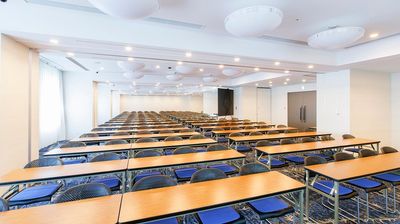 当会場最大！240名様収容可能！「あさぎ1+2+3+4」は、セミナー・パーティー・展示会様々な用途にご活用いただけます！ - ハートンホール北梅田