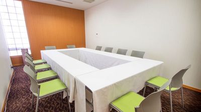 御堂筋線心斎橋駅から徒歩約2分！商談や面接会場、控室のご利用にも◎ - ハートンホール日本生命御堂筋ビル12F
