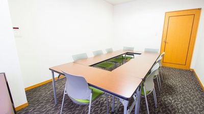 御堂筋線心斎橋駅から徒歩約2分！採用面接・各種控室・少人数での会議などに最適！ - ハートンホール日本生命御堂筋ビル12F