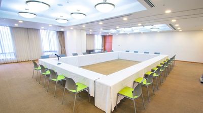 御堂筋線心斎橋駅から徒歩約2分！アパレル展示会やイベントルームとしてのご利用にも最適！ - ハートンホール日本生命御堂筋ビル12F