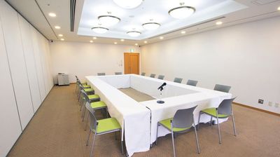 御堂筋線心斎橋駅から徒歩約2分！ビル最上階の抜群ロケーションで展示会・イベントルームとしても最適！ - ハートンホール日本生命御堂筋ビル12F