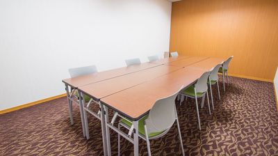 様々な用途・目的でご利用いただける会場です。 - ハートンホール日本生命御堂筋ビル12F リンドウの室内の写真